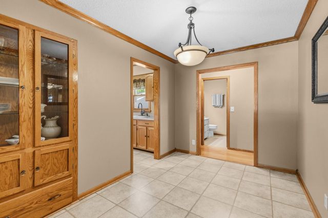 139 Greenway Avenue N, Oakdale, MN 55128