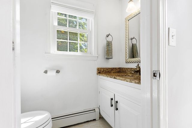 1 Castle Rd, Medway, MA 02053