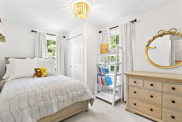 1 Castle Rd, Medway, MA 02053
