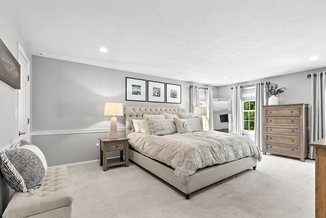 1 Castle Rd, Medway, MA 02053