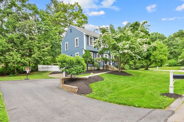 1 Castle Rd, Medway, MA 02053