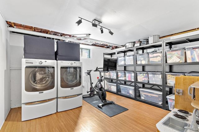 1 Castle Rd, Medway, MA 02053