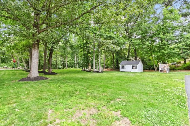 1 Castle Rd, Medway, MA 02053