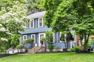 1 Castle Rd, Medway, MA 02053