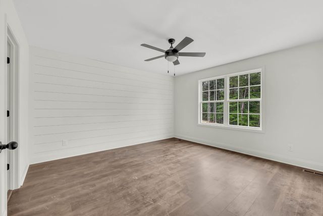 265 Wayne Hall Rd, Clarksville, TN 37040