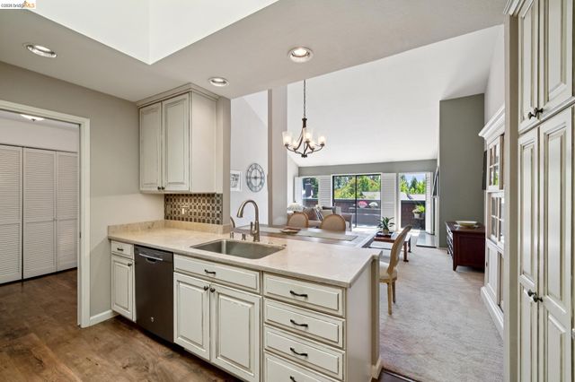 8 Pomfret Walk, Pleasant Hill, CA 94523