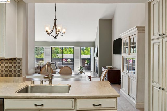 8 Pomfret Walk, Pleasant Hill, CA 94523