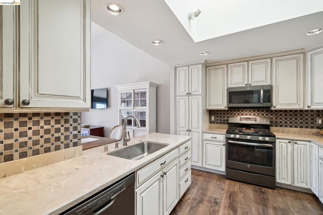8 Pomfret Walk, Pleasant Hill, CA 94523