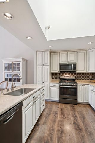 8 Pomfret Walk, Pleasant Hill, CA 94523