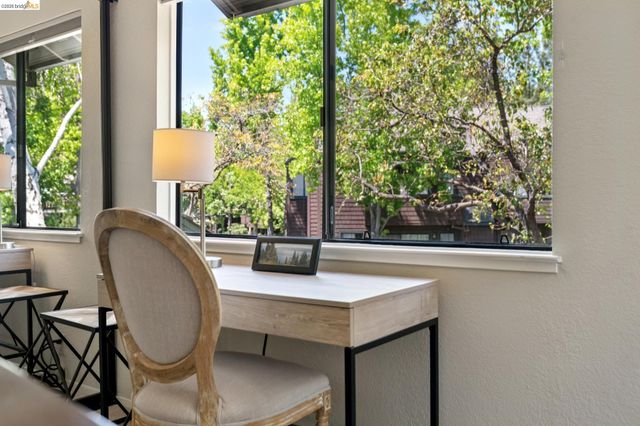 8 Pomfret Walk, Pleasant Hill, CA 94523