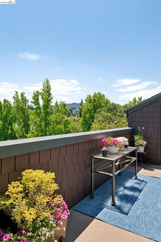 8 Pomfret Walk, Pleasant Hill, CA 94523