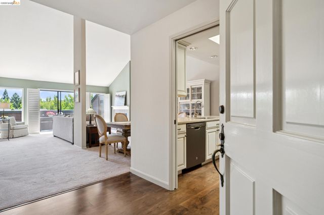 8 Pomfret Walk, Pleasant Hill, CA 94523