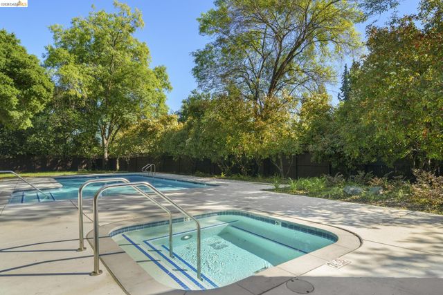 8 Pomfret Walk, Pleasant Hill, CA 94523