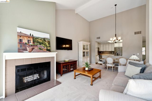 8 Pomfret Walk, Pleasant Hill, CA 94523