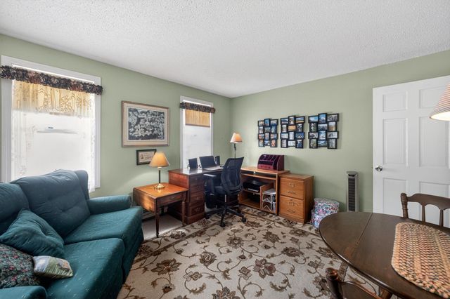 18 Manor View Drive, Raymond, NH 03077