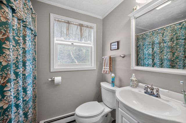 18 Manor View Drive, Raymond, NH 03077