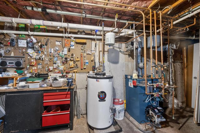 18 Manor View Drive, Raymond, NH 03077