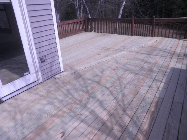 18 Manor View Drive, Raymond, NH 03077