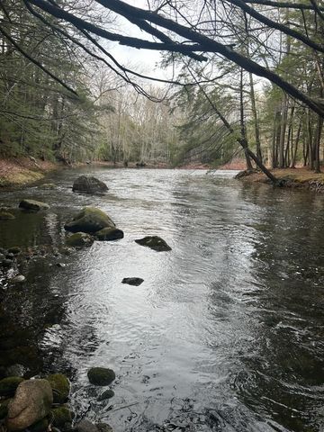 18 Manor View Drive, Raymond, NH 03077