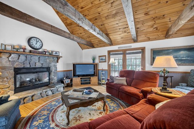 18 Manor View Drive, Raymond, NH 03077