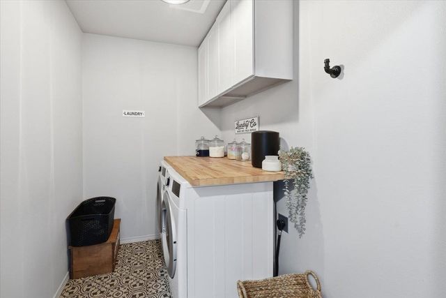 8802 N N CANNON St, Spokane, WA 99208