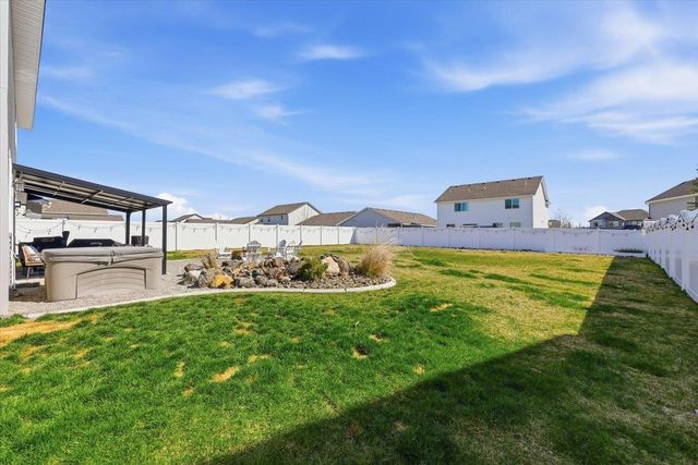 8802 N N CANNON St, Spokane, WA 99208