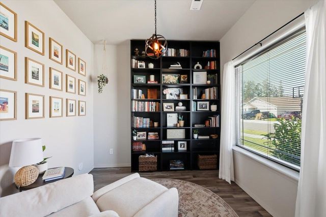 8802 N N CANNON St, Spokane, WA 99208