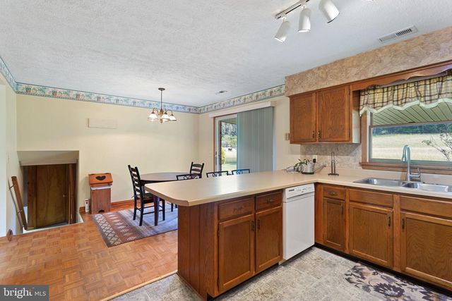 1659 CRAB RUN RD, Mathias, WV 26812