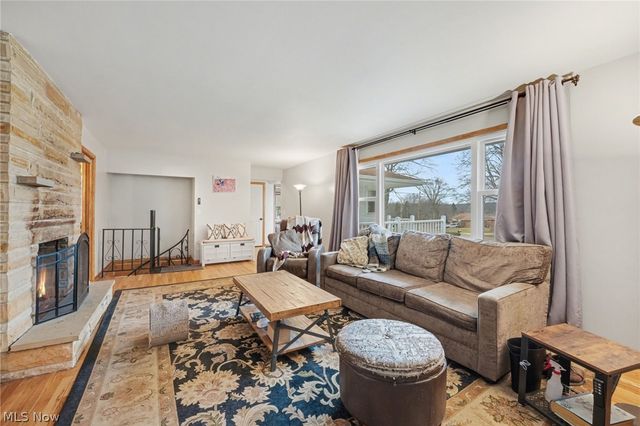 1215 Pleasant Valley Drive NE, Warren, OH 44483