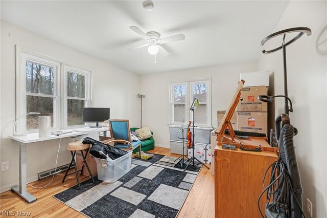 1215 Pleasant Valley Drive NE, Warren, OH 44483