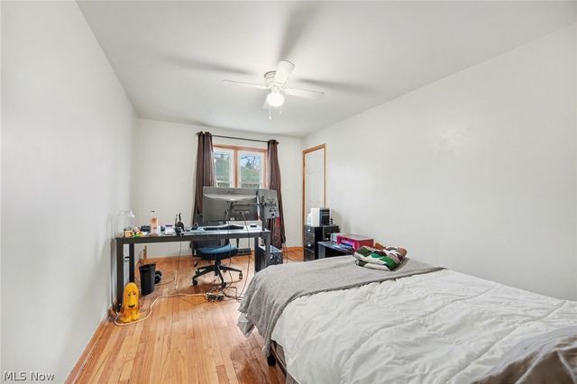 1215 Pleasant Valley Drive NE, Warren, OH 44483