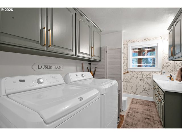 91606 COBURG Rd, Eugene, OR 97408