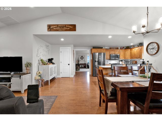 91606 COBURG Rd, Eugene, OR 97408