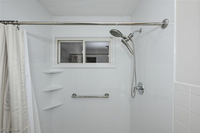 6369 Eldridge Boulevard, Bedford Heights, OH 44146