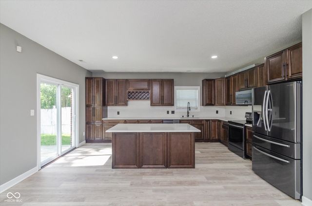 6517 Heritage Hill Drive, Indianapolis, IN 46237