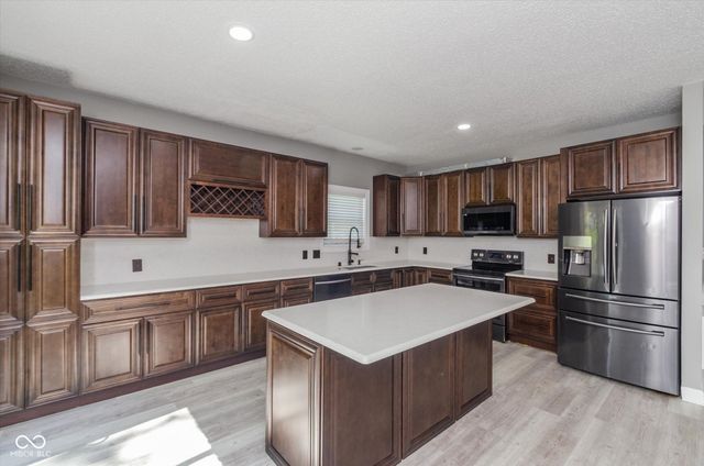 6517 Heritage Hill Drive, Indianapolis, IN 46237