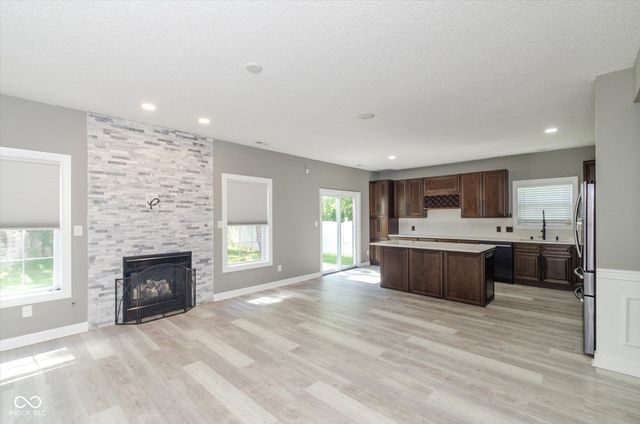 6517 Heritage Hill Drive, Indianapolis, IN 46237