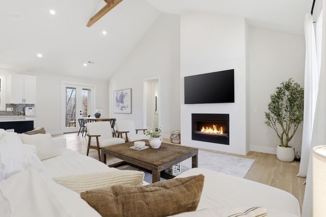 395 Mountainview Road, Landrum, SC 29356