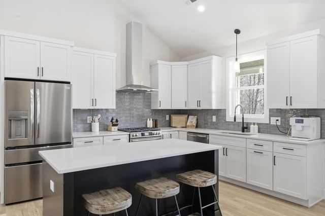 395 Mountainview Road, Landrum, SC 29356