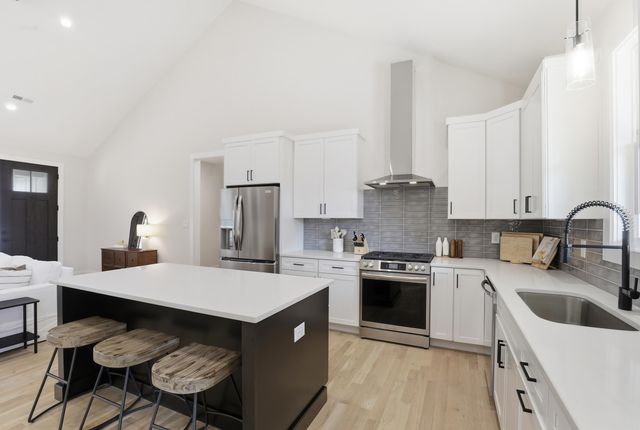 395 Mountainview Road, Landrum, SC 29356