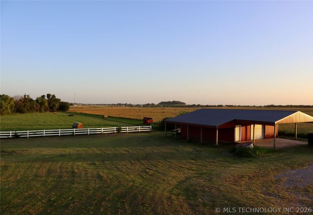26530 E 710 Road, Wagoner, OK 74467