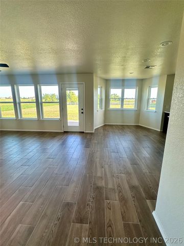 26530 E 710 Road, Wagoner, OK 74467