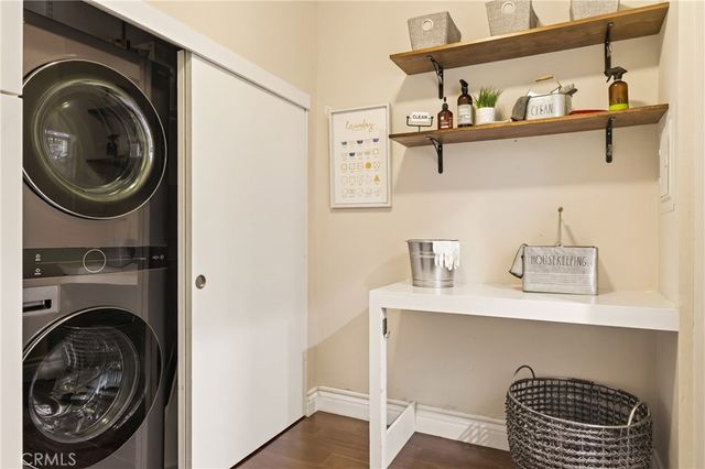 860 S Lucerne 103, Los Angeles, CA 90005