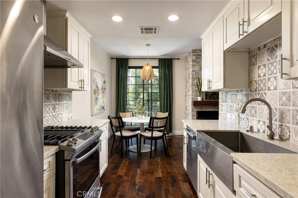 860 S Lucerne 103, Los Angeles, CA 90005