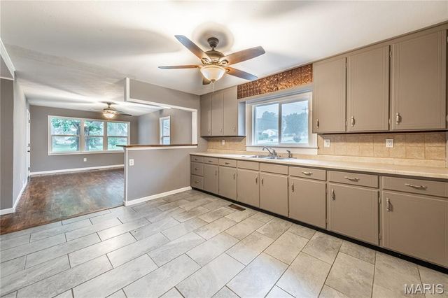 904 N Middle Street, Farmington, MO 63640