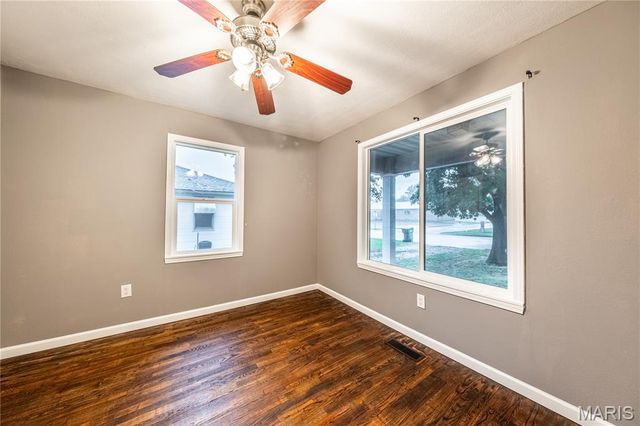 904 N Middle Street, Farmington, MO 63640