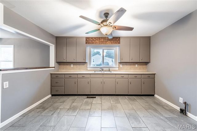 904 N Middle Street, Farmington, MO 63640