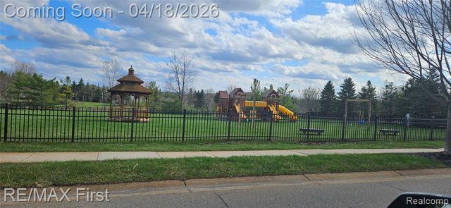 4128 Peach Tree Lane, Howell, MI 48843