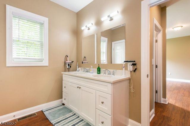 18 Post Oak Ct, Hardyston Twp., NJ 07419
