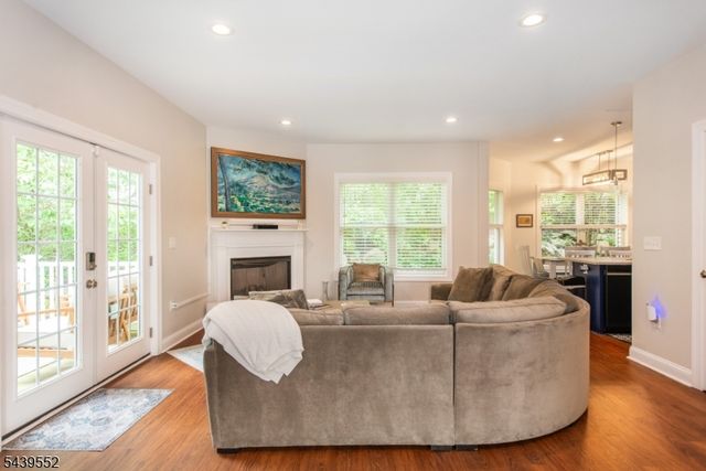 18 Post Oak Ct, Hardyston Twp., NJ 07419